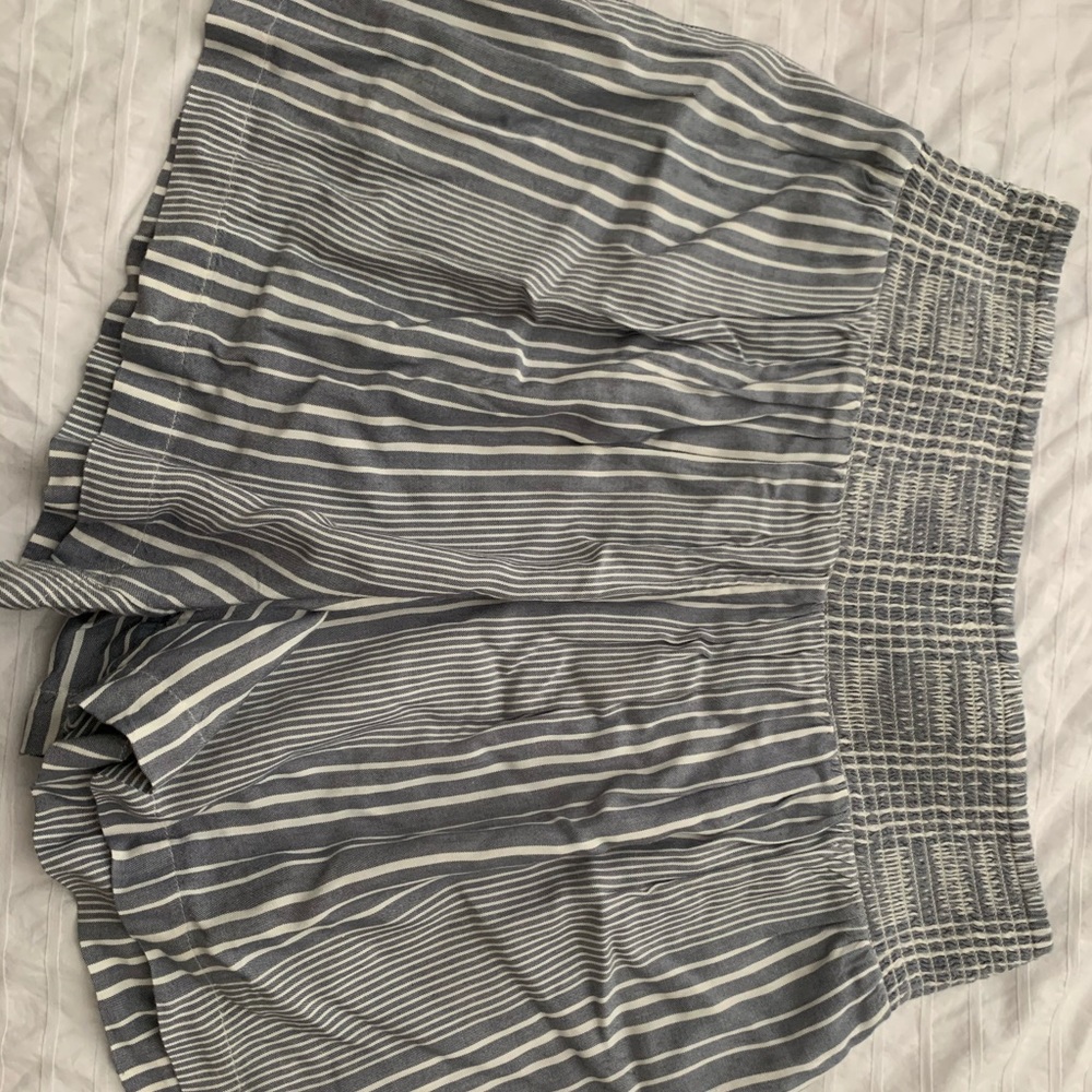 AE flowy beach shorts